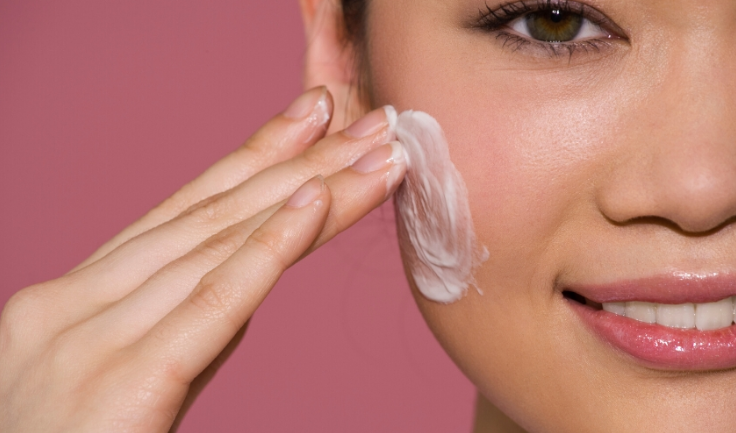 Choose the right moisturizer for your skin type with humectants, emollients, and occlusives.