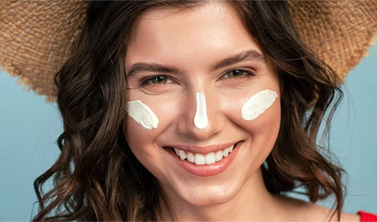 Protect your skin from UV damage with a broad-spectrum sunscreen for a glowing complexion.