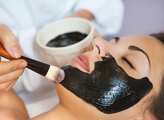 Get a glowing complexion with a carbon facial in Vadavalli, Coimbatore. Deep cleansing for clear skin.